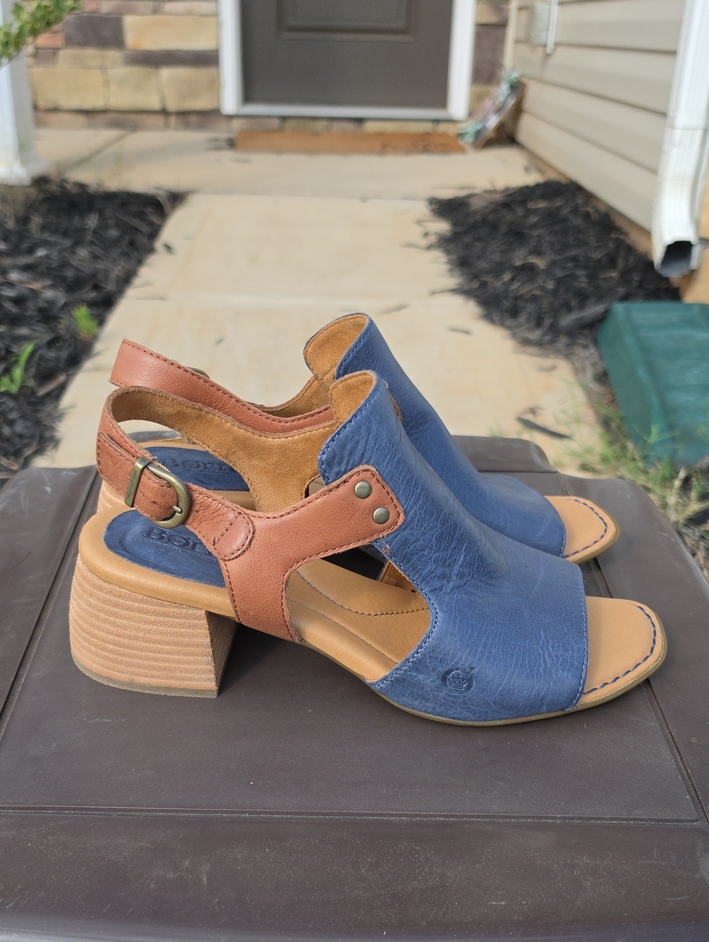 Born Sylvie Navy Luggage Combo Size 10 Leather Heeled Sandal NWT
